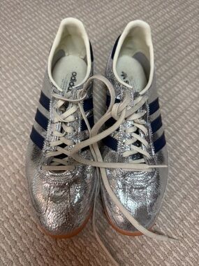 adidas Cream and Silver Metallic Low-Top Sneakers